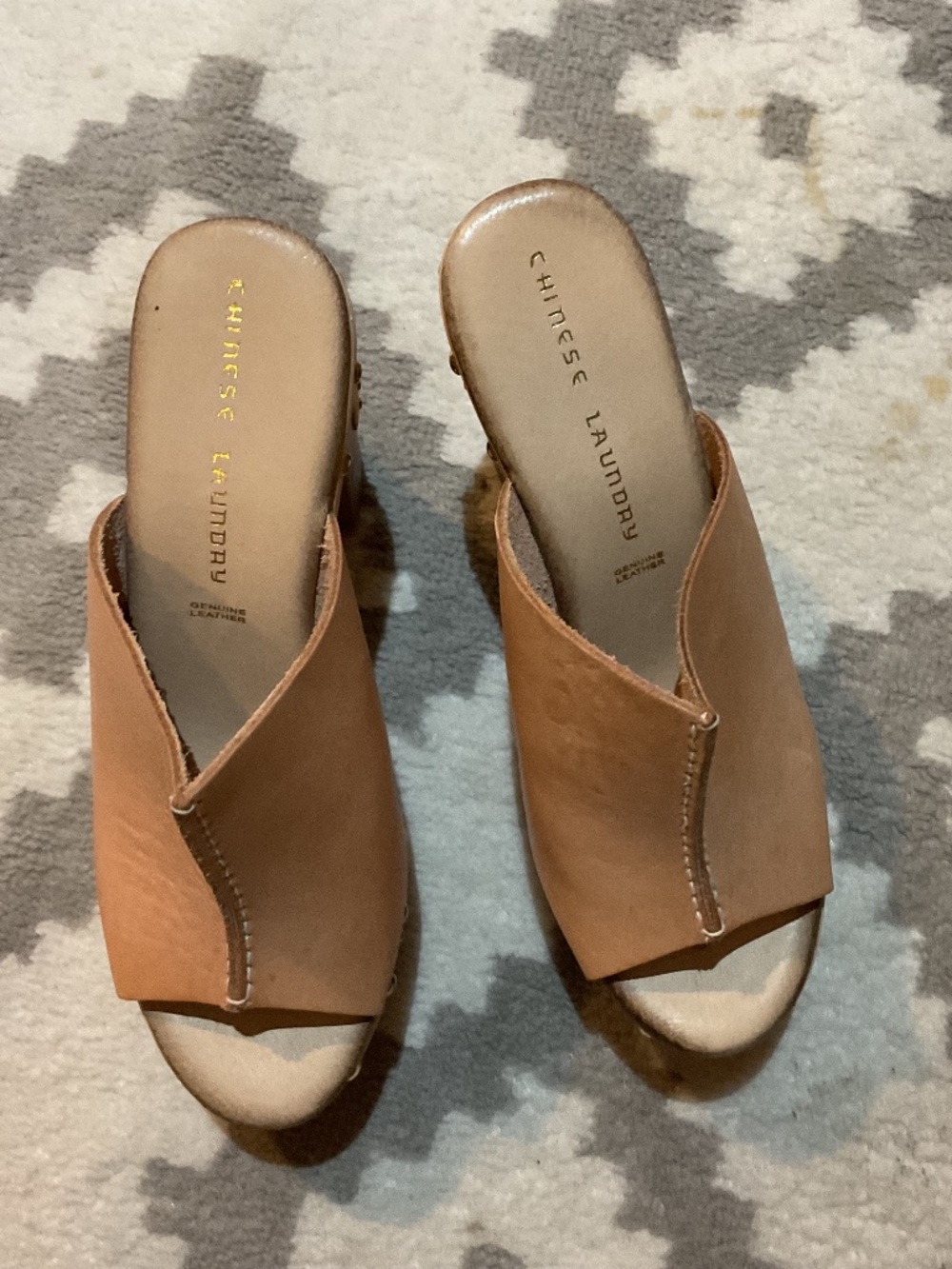 Chinese laundry like new mule heels 8/9
